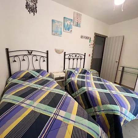 弗拉门戈卡马龙旅馆 2*